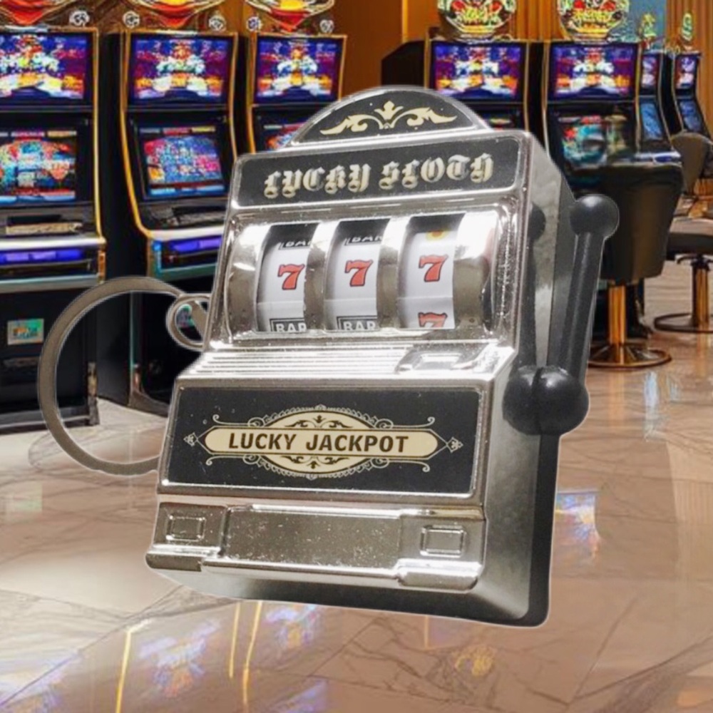 Slot Machine 777 Keychain Accessory Lucky Jackpot Casino